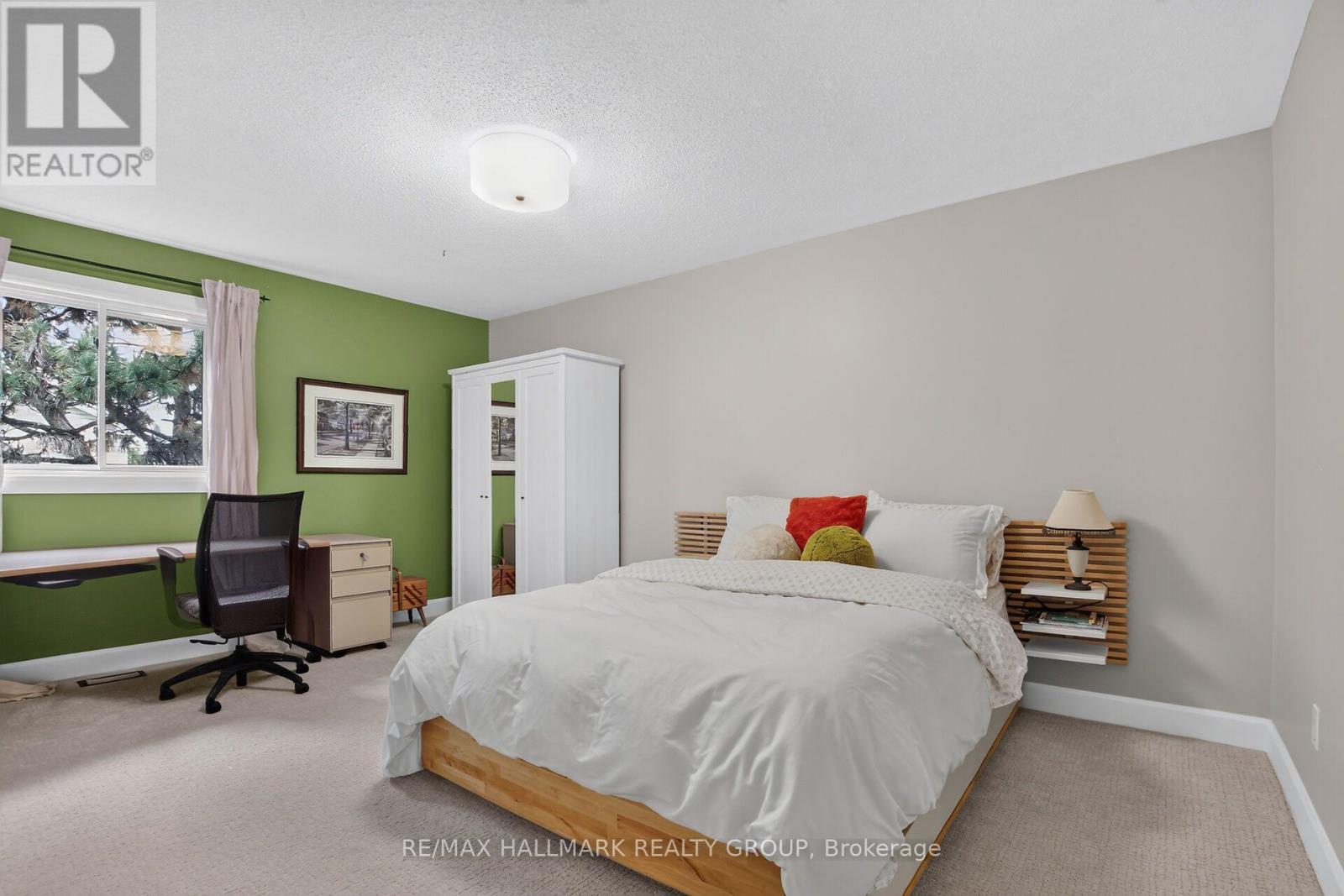 21 DELAMERE DRIVE - 35