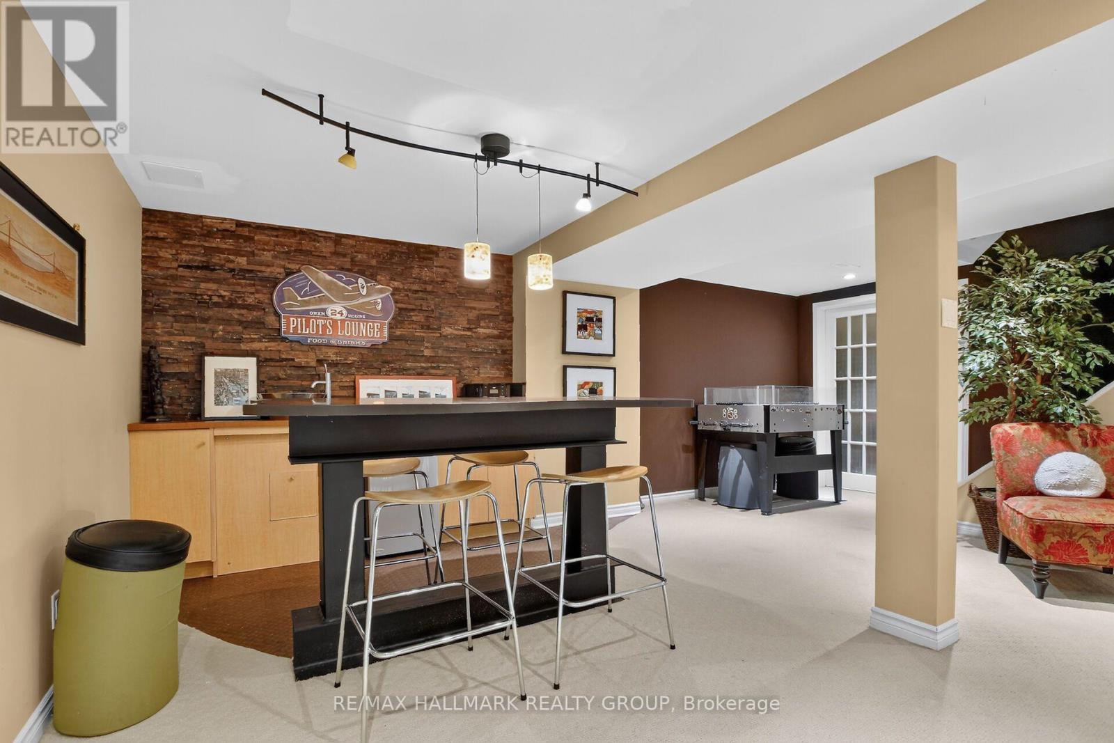21 DELAMERE DRIVE - 39