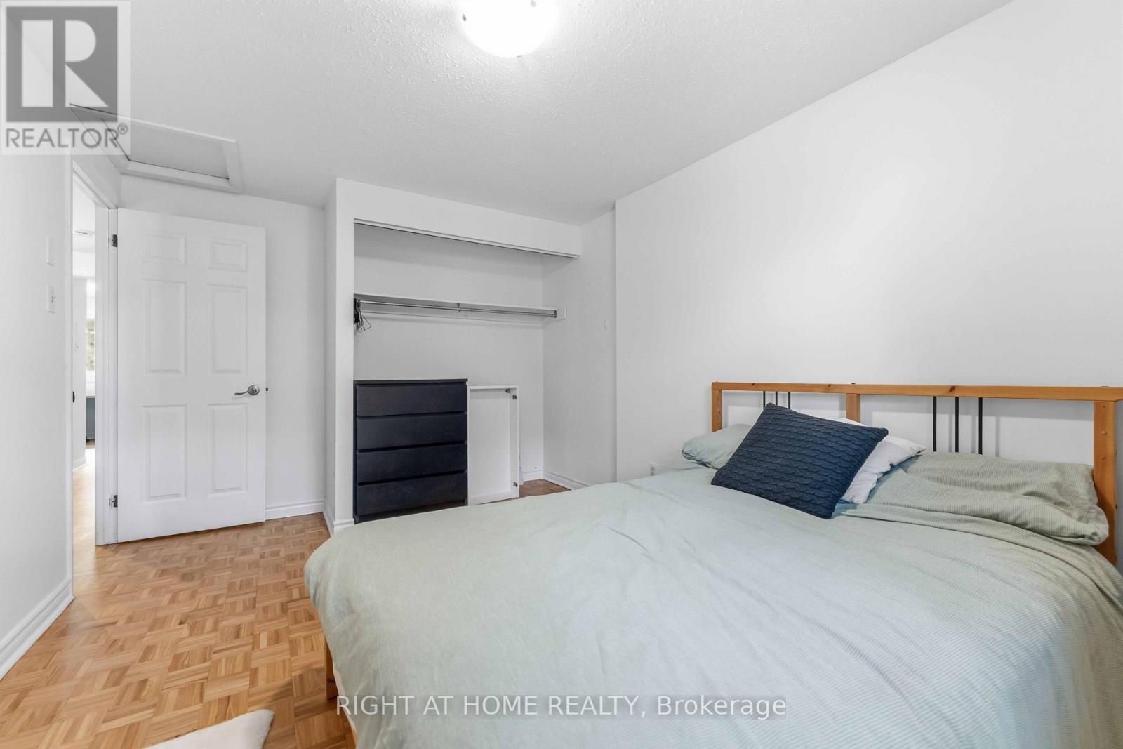73 HOBART CRESCENT - Image 21