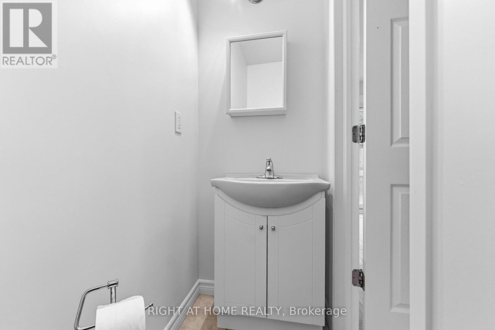 73 HOBART CRESCENT - Image 9