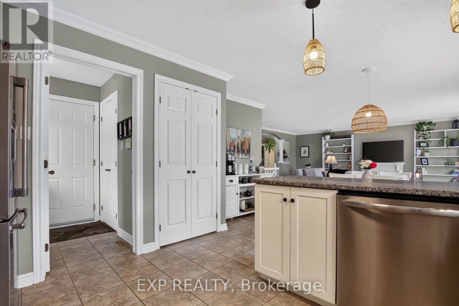 395 JAMIESON STREET - 11