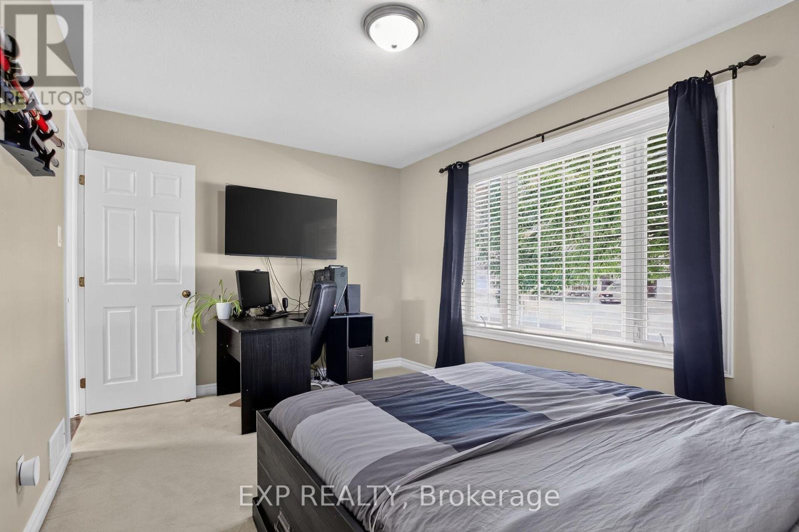 395 JAMIESON STREET - Image 17