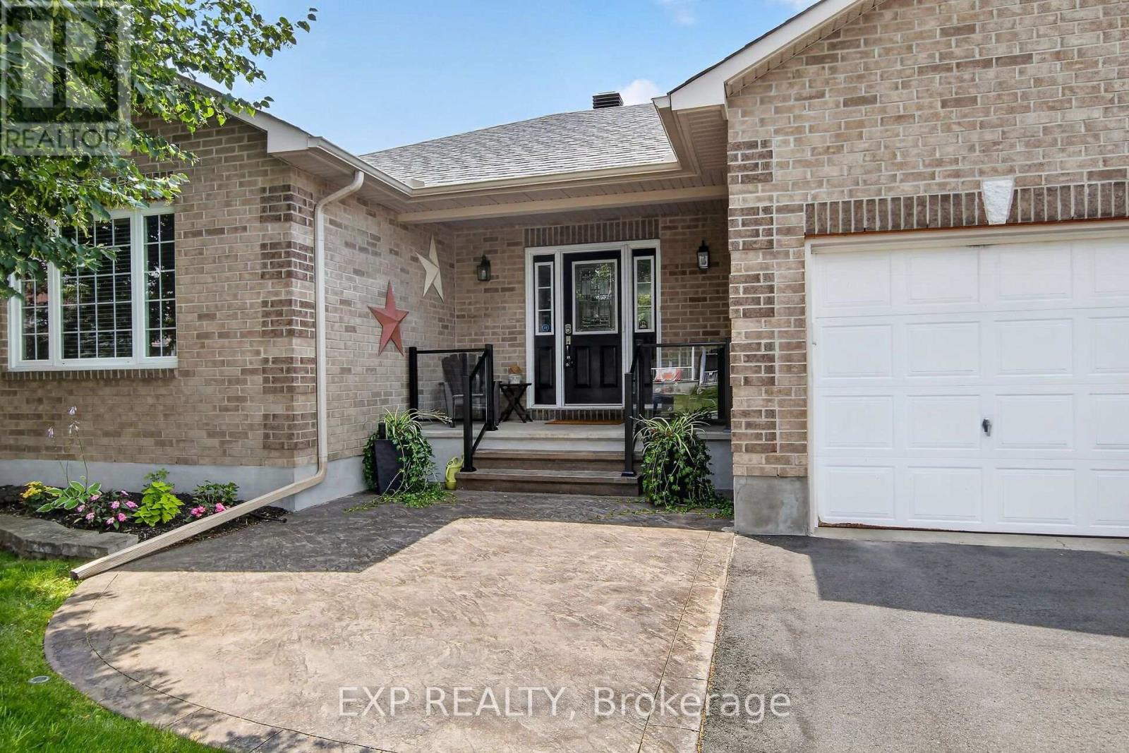 395 JAMIESON STREET - 2