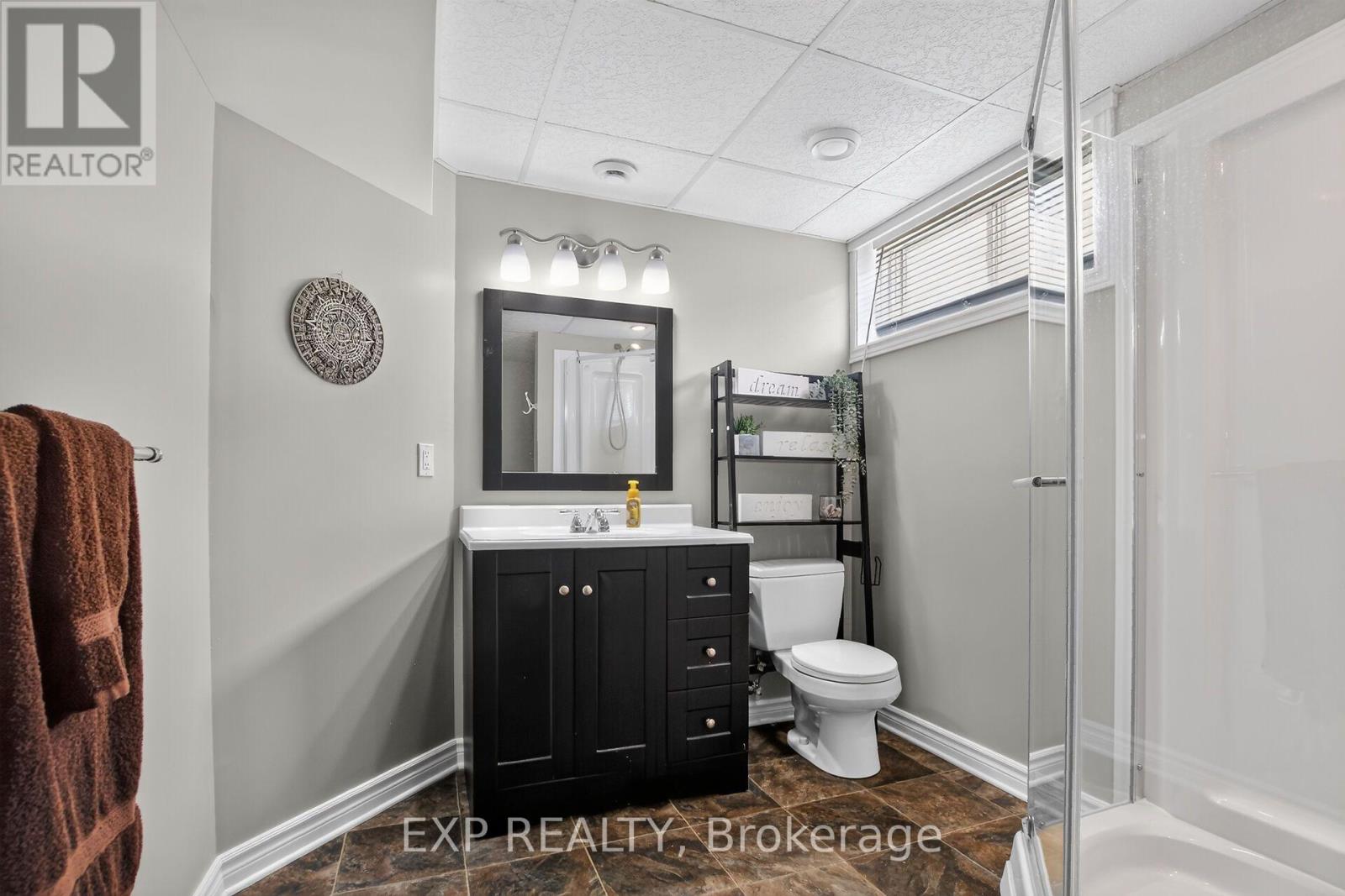 395 JAMIESON STREET - Image 27