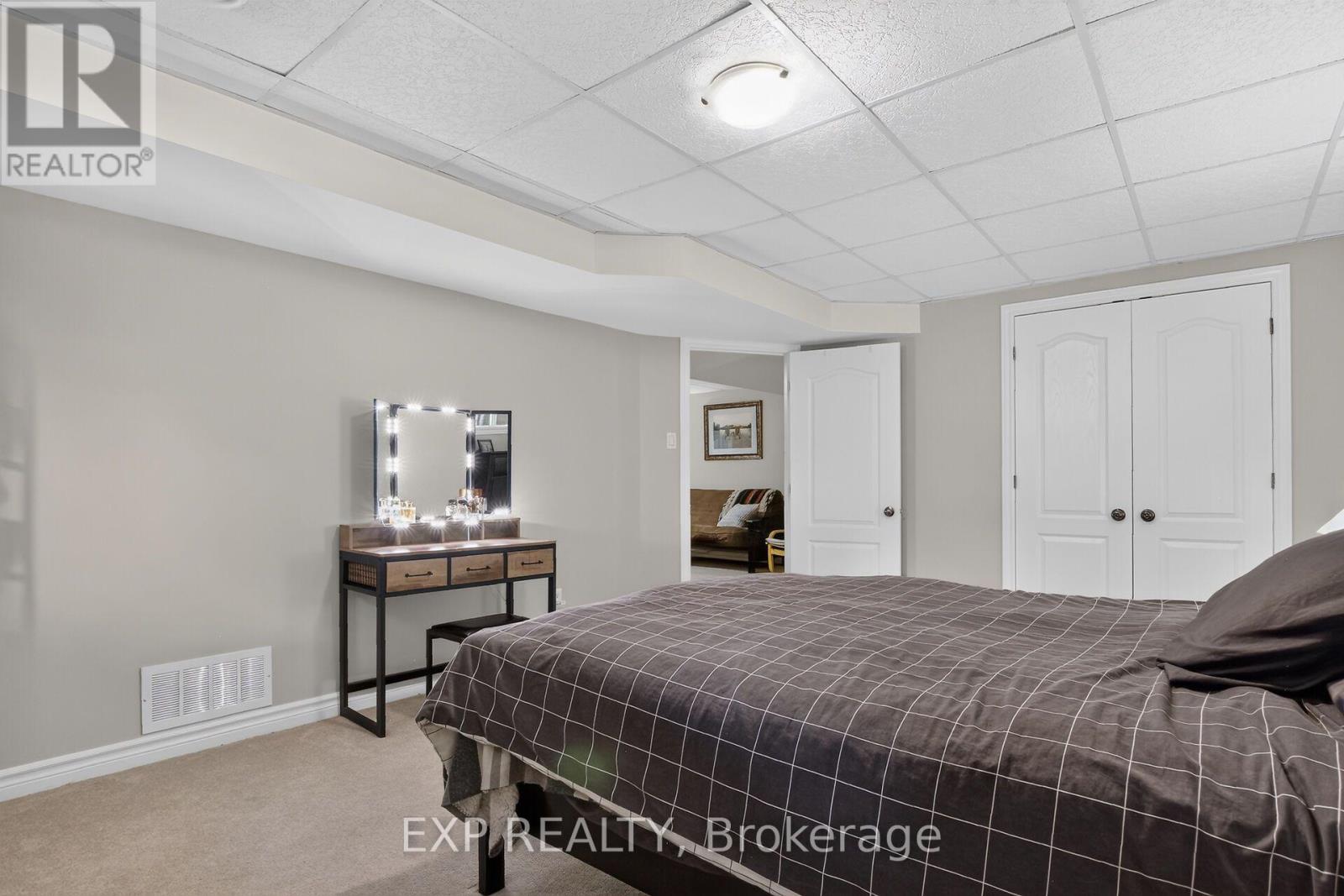 395 JAMIESON STREET - Image 29
