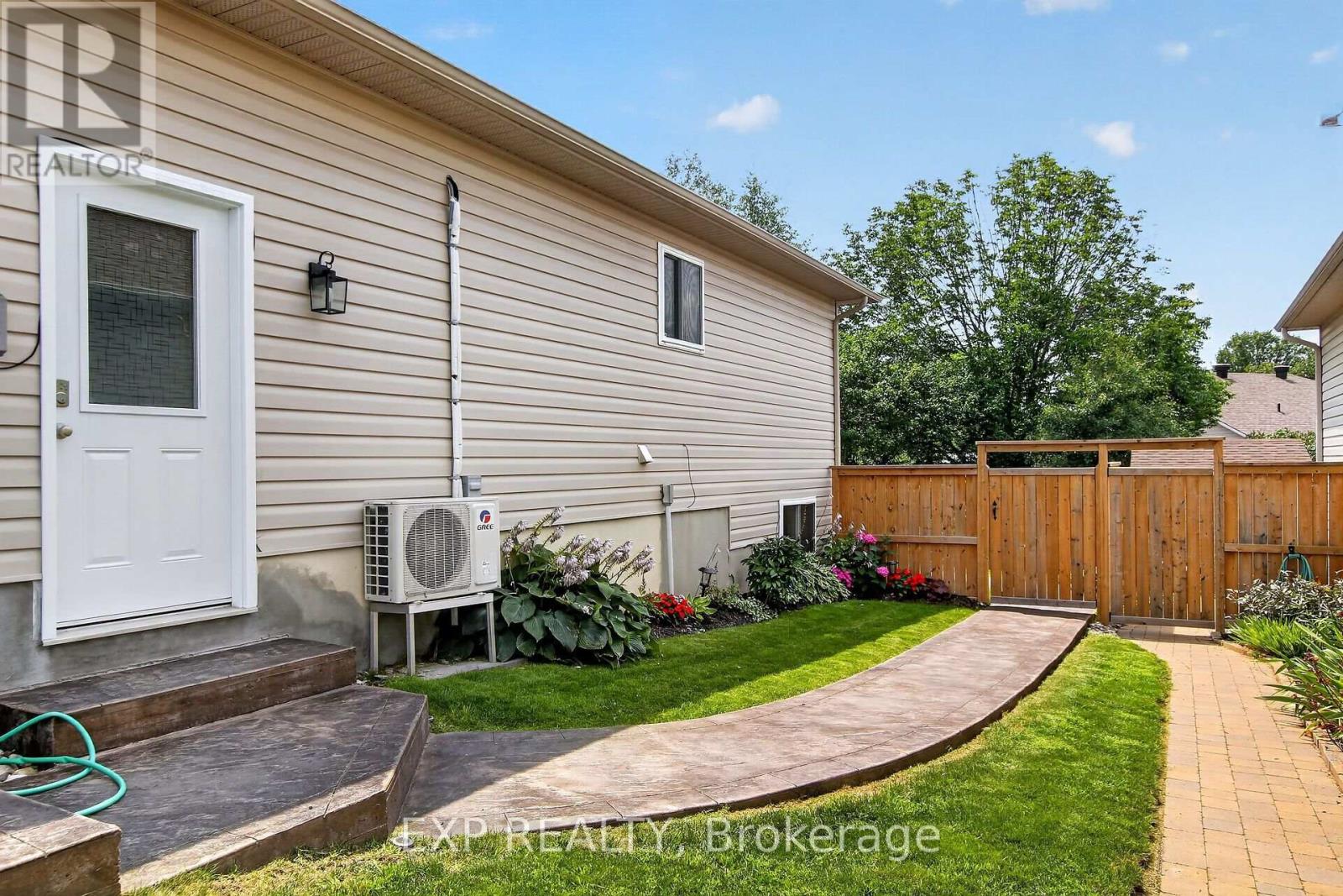 395 JAMIESON STREET - Image 39