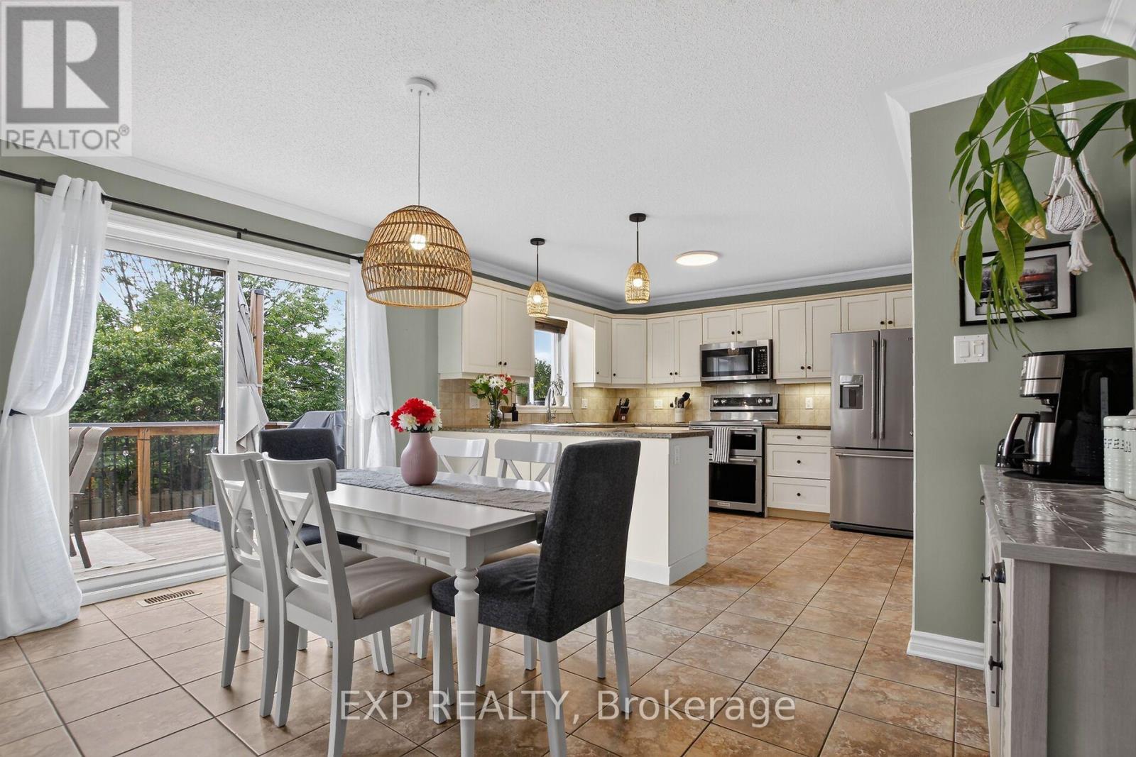 395 JAMIESON STREET - Image 6