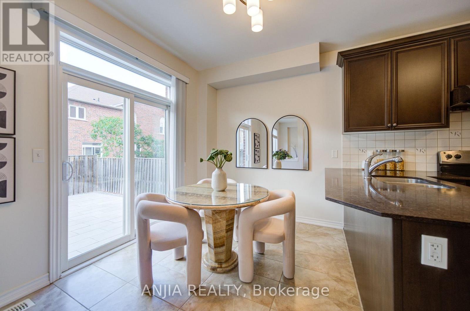 92 CAROLINA ROSE CRESCENT - 21