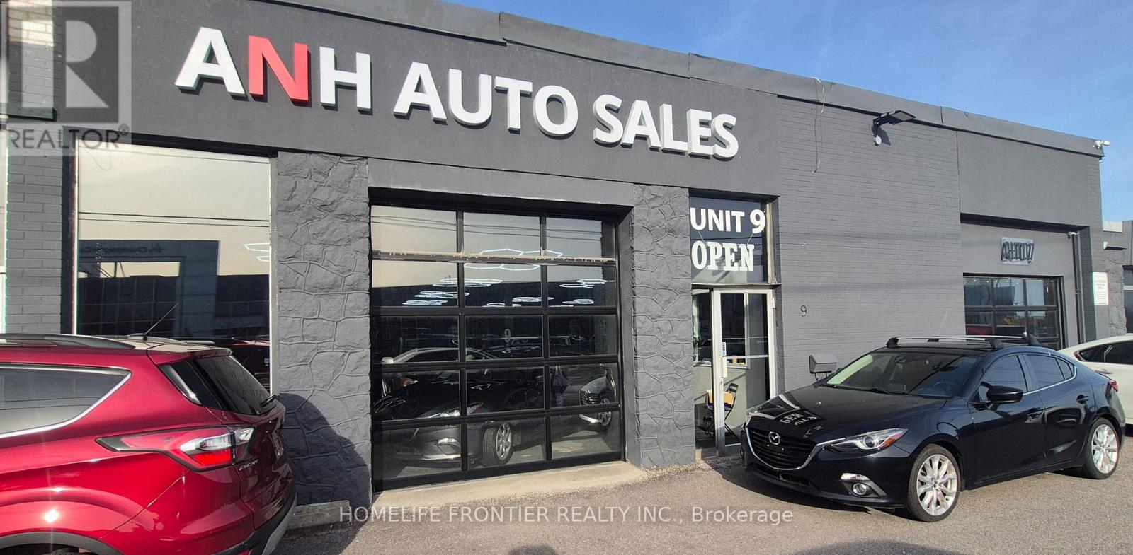 UNIT 9 - 1101 FINCH AVENUE W