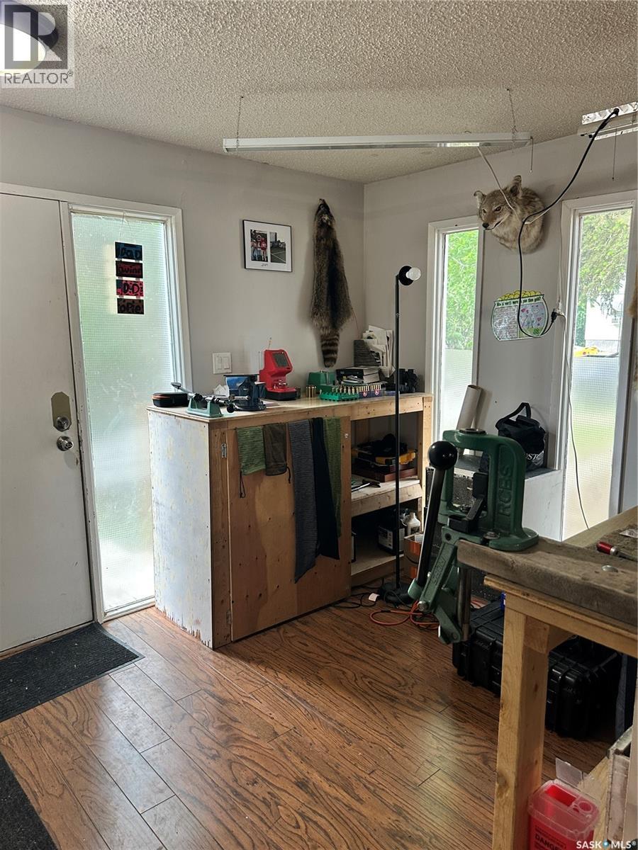 1085 4th AVENUE NW, Moose Jaw — photo 2