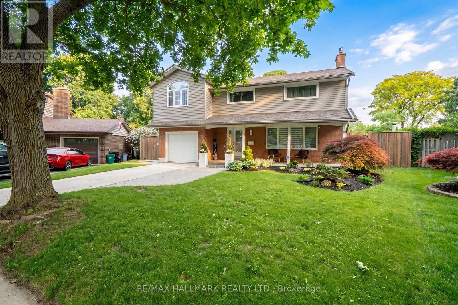 119 CHARLOTTE PLACE - 3