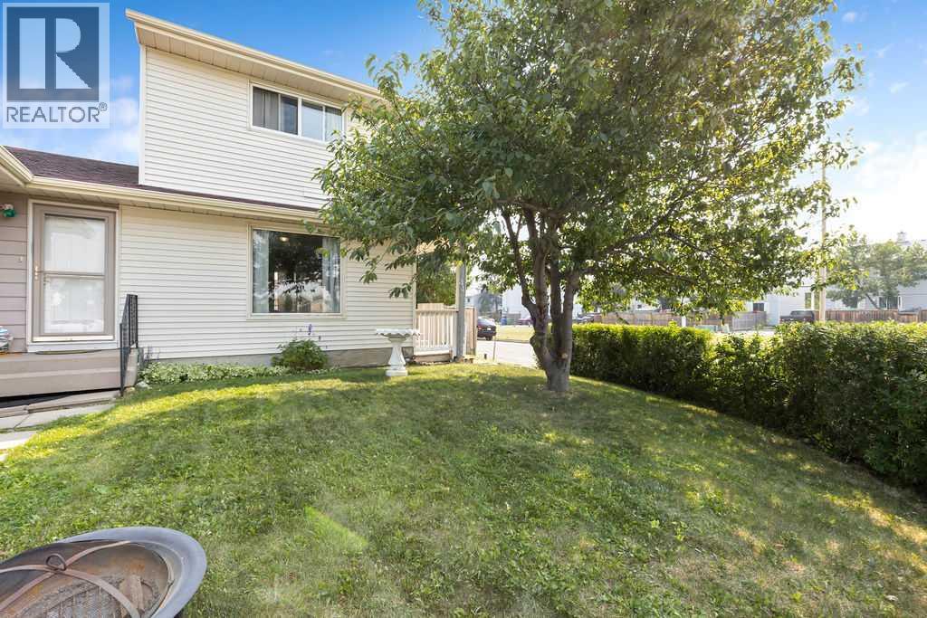 44 Falwood Crescent NE, Falconridge, Calgary photo 3