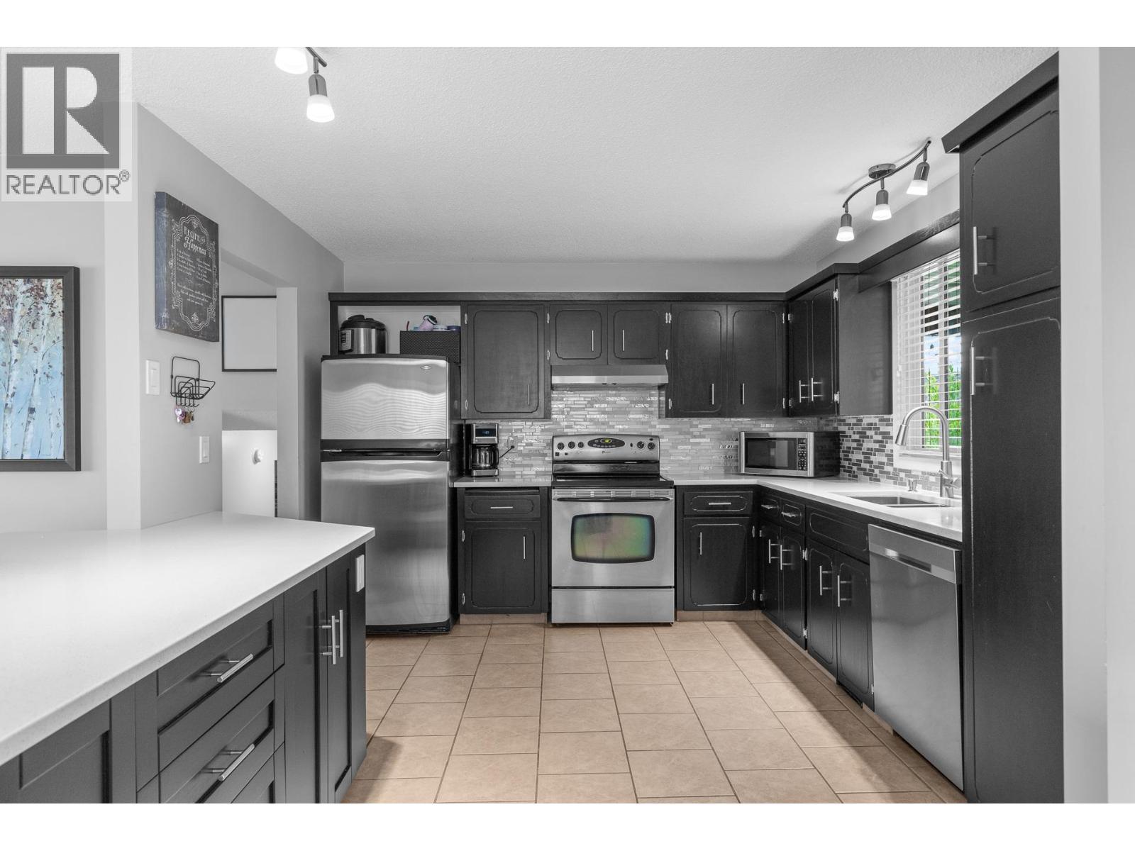  1035 Elwyn Road, Kelowna
