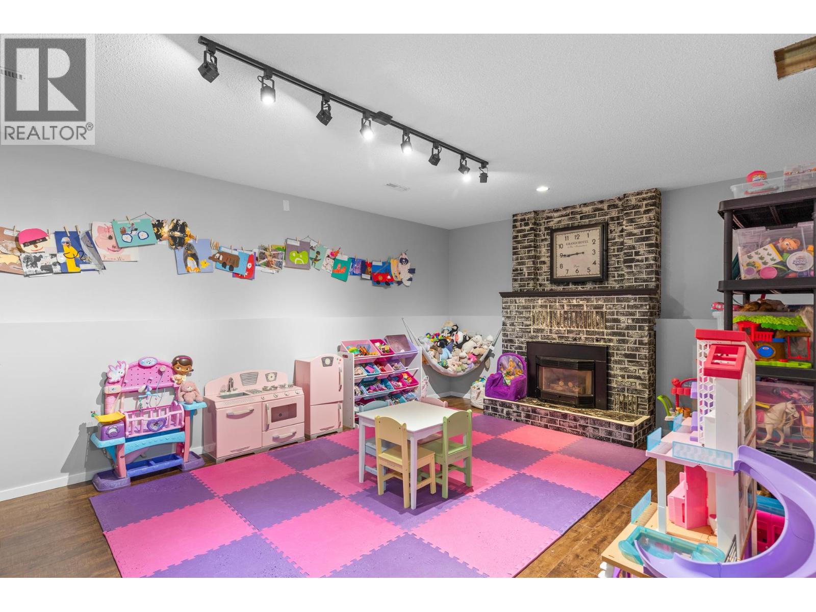  1035 Elwyn Road, Kelowna