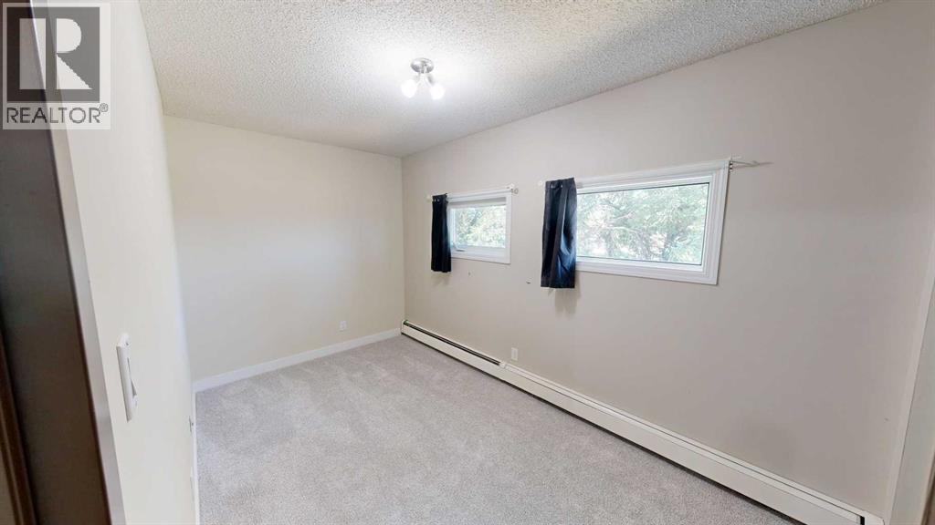 #212 401 Columbia Boulevard W - 12