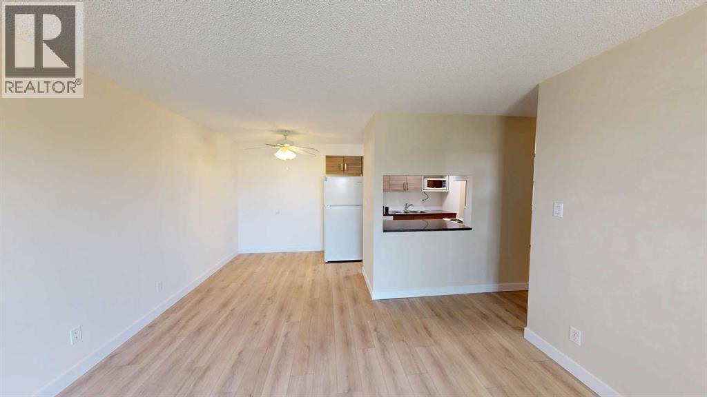 #212 401 Columbia Boulevard W - 6