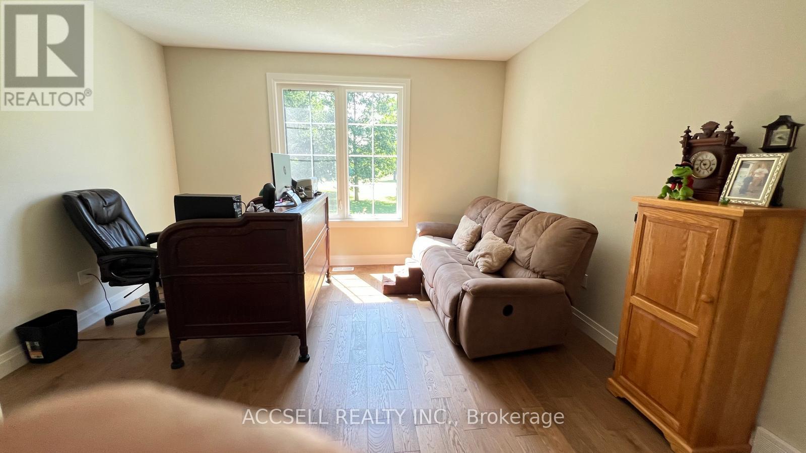 750 ST. CLAIR PARKWAY - Image 18