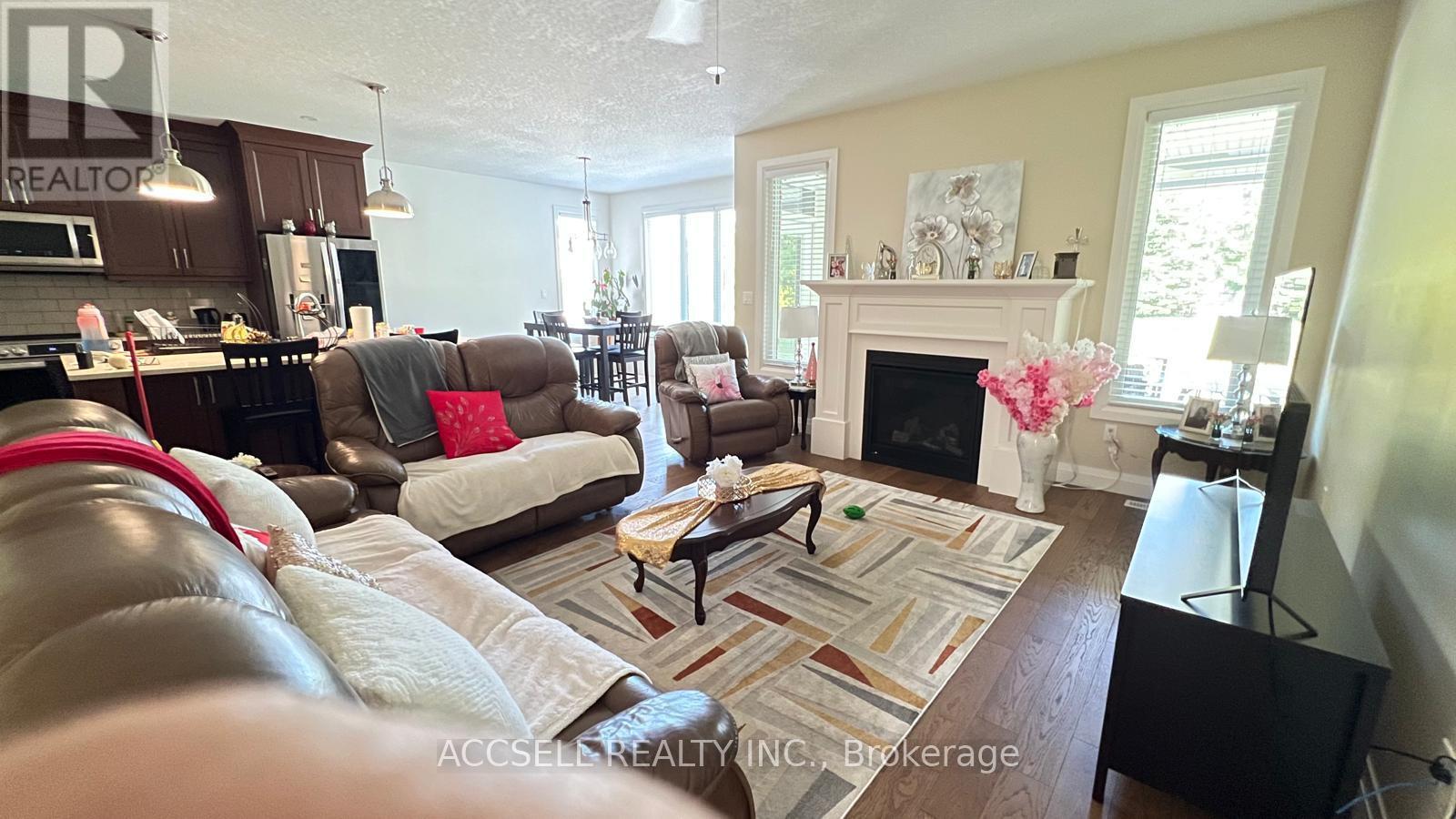 750 ST. CLAIR PARKWAY - 11