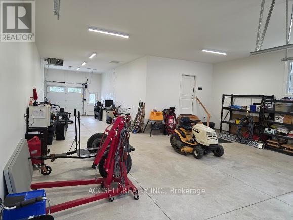750 ST. CLAIR PARKWAY - 12