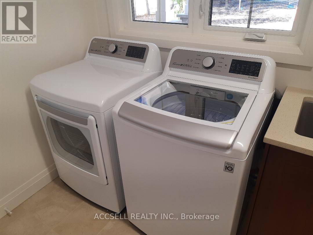 750 ST. CLAIR PARKWAY - 25