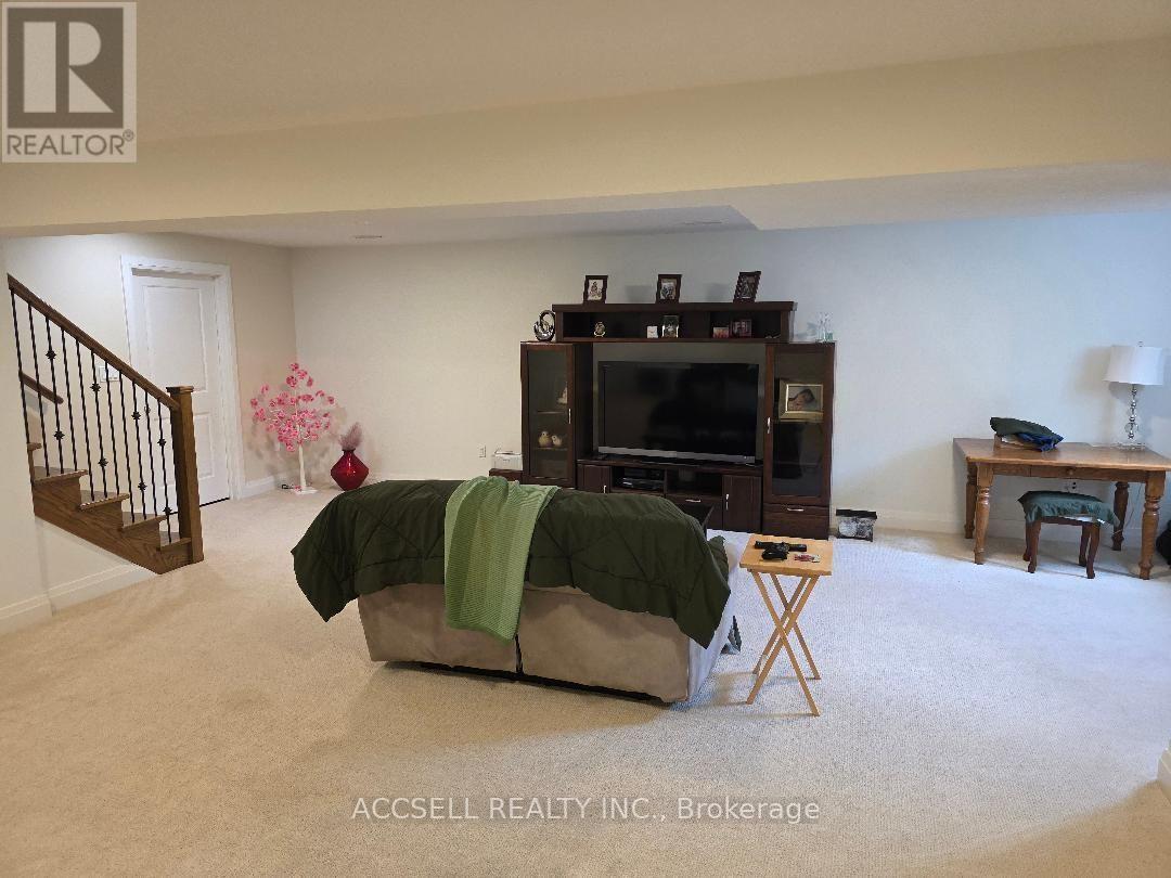 750 ST. CLAIR PARKWAY - 27