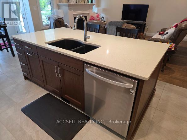 750 ST. CLAIR PARKWAY - 5