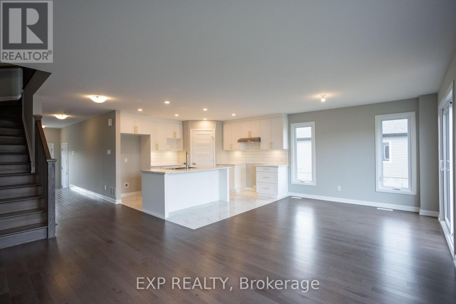 691 CHILLON STREET - 4
