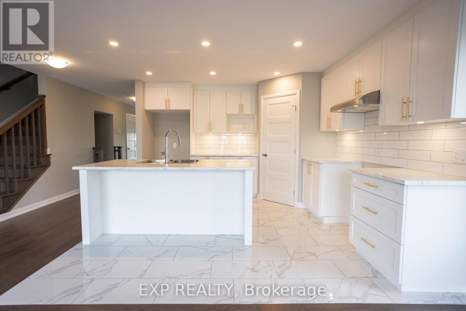 691 CHILLON STREET - Image 3