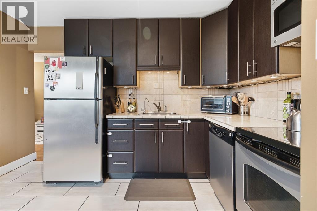 3220 14 Street NW - 19