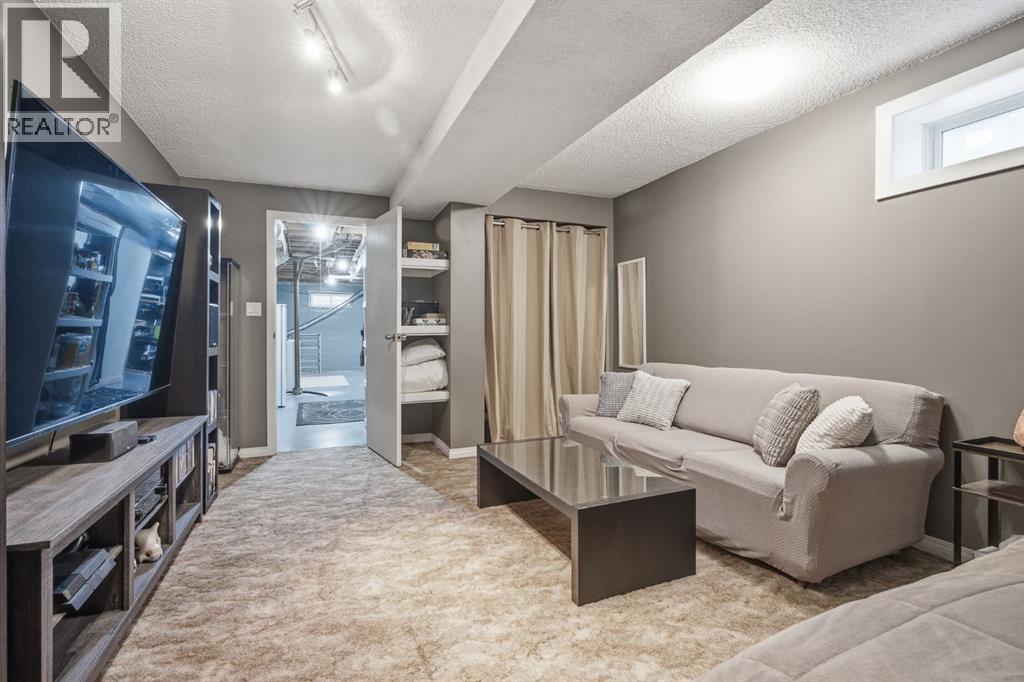 3220 14 Street NW - 25