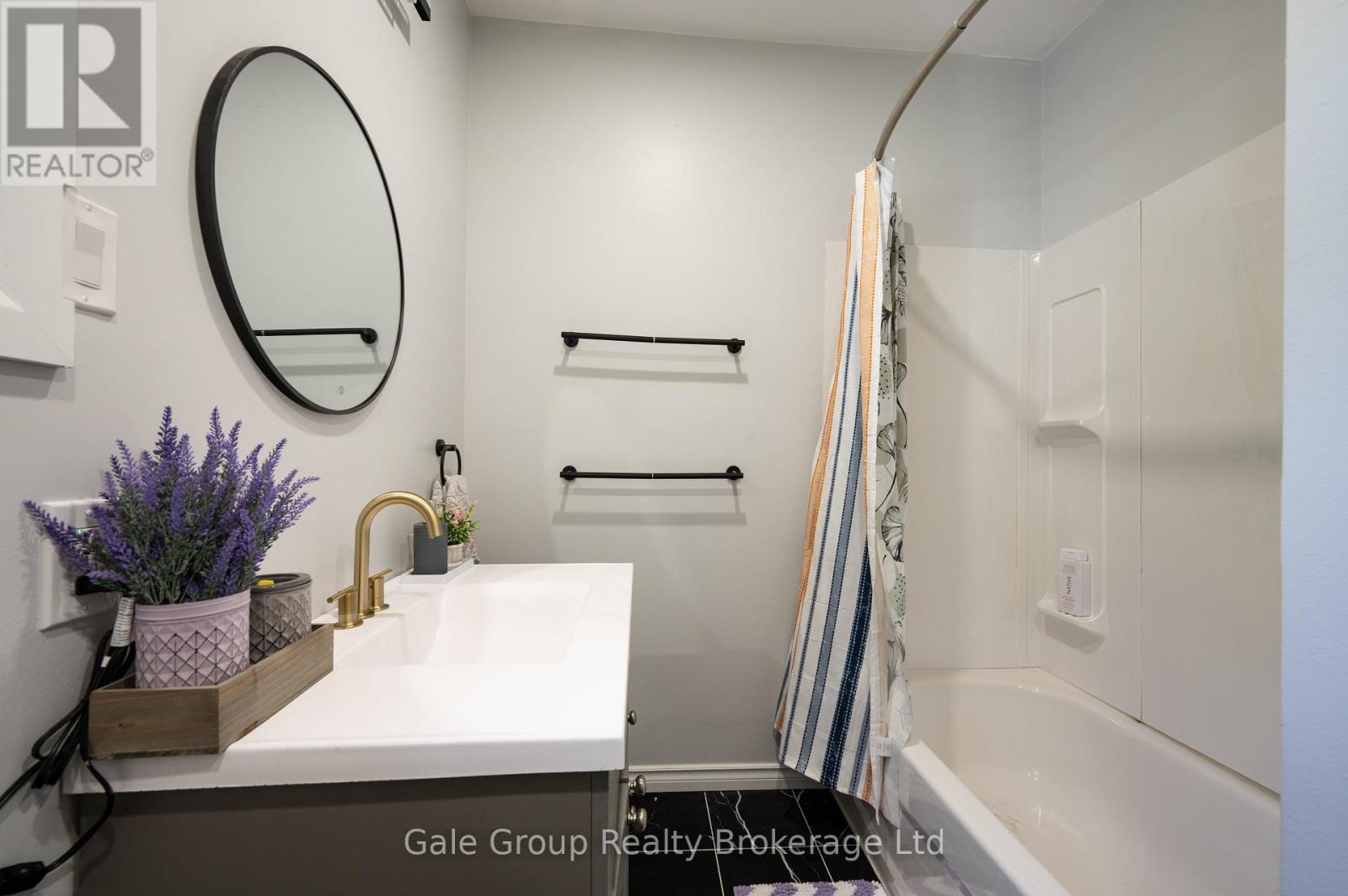 213 ALBERT STREET - 38