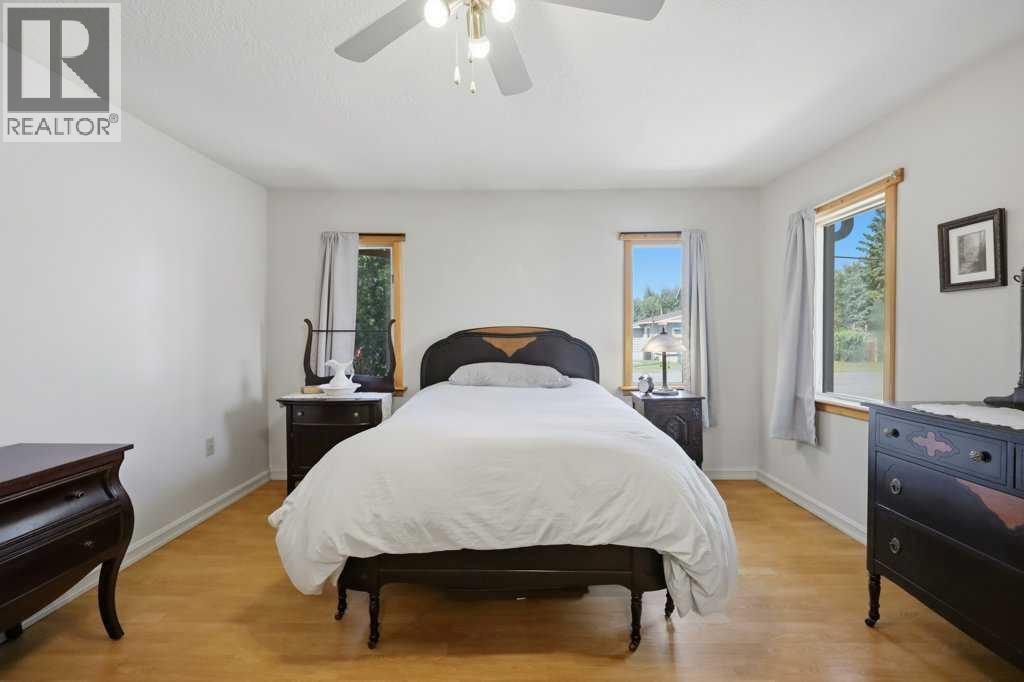 5127 50 A Avenue, Sylvan Lake