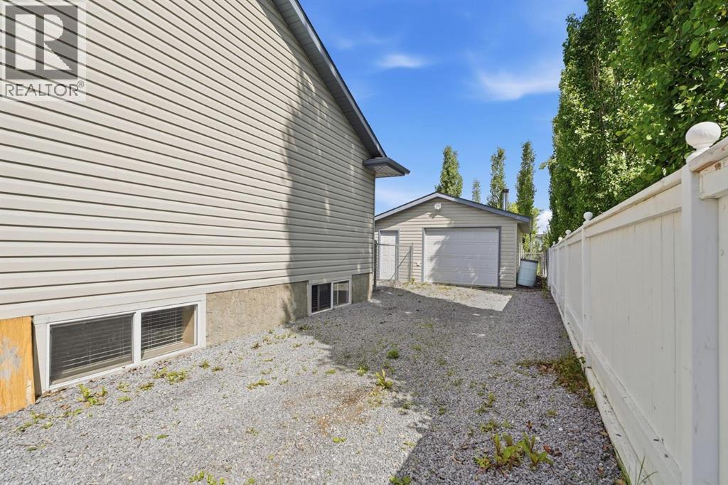 4518 54A Avenue Crescent, Innisfail