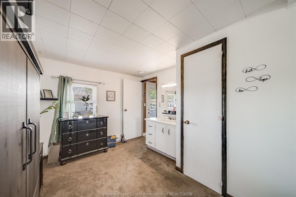 110 BROOKS BOULEVARD - 27