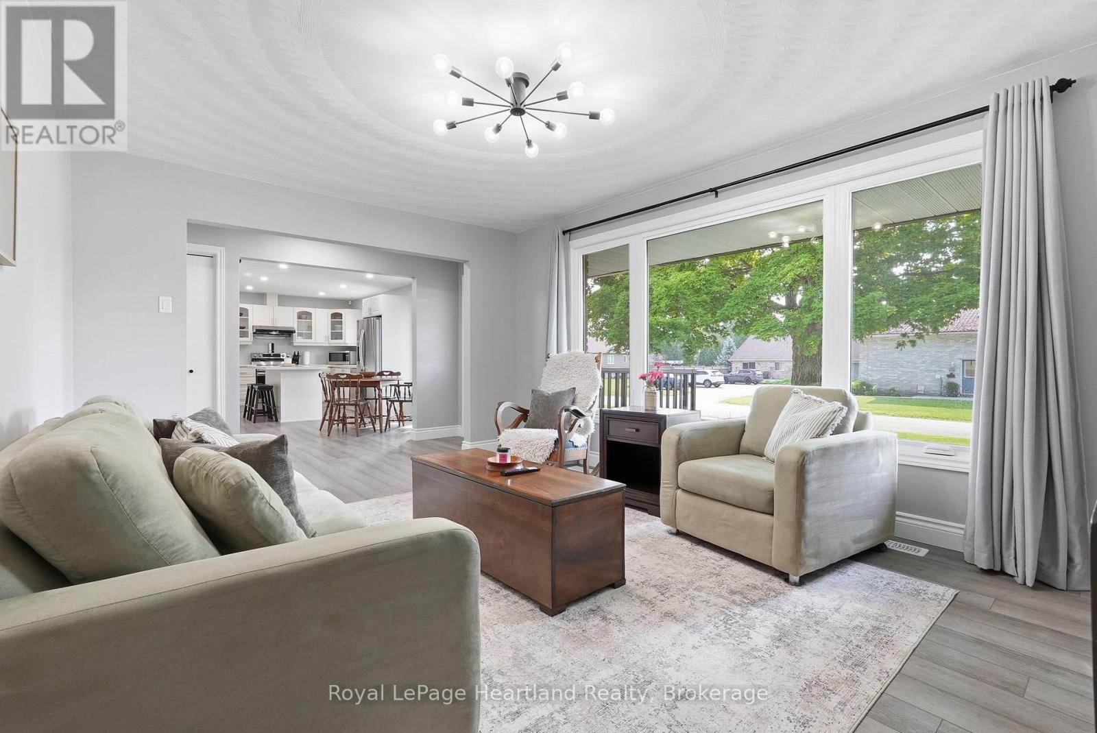 20 QUEEN STREET W - 10