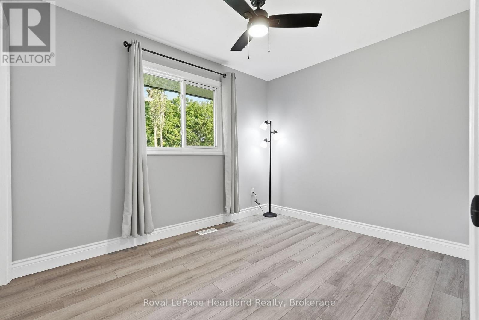 20 QUEEN STREET W - 18