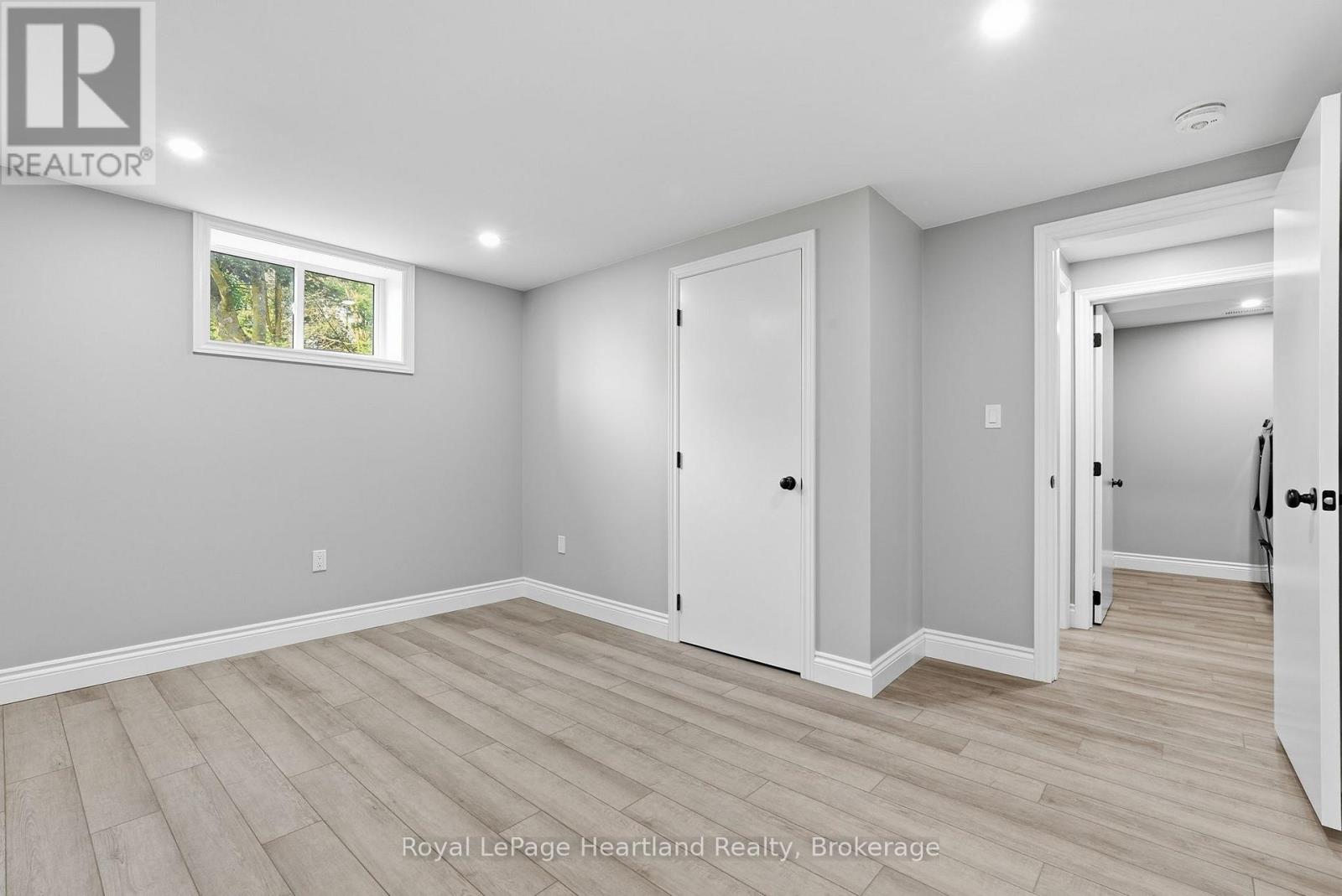 20 QUEEN STREET W - 28