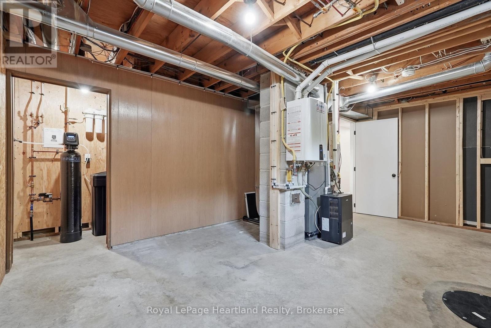 20 QUEEN STREET W - 29