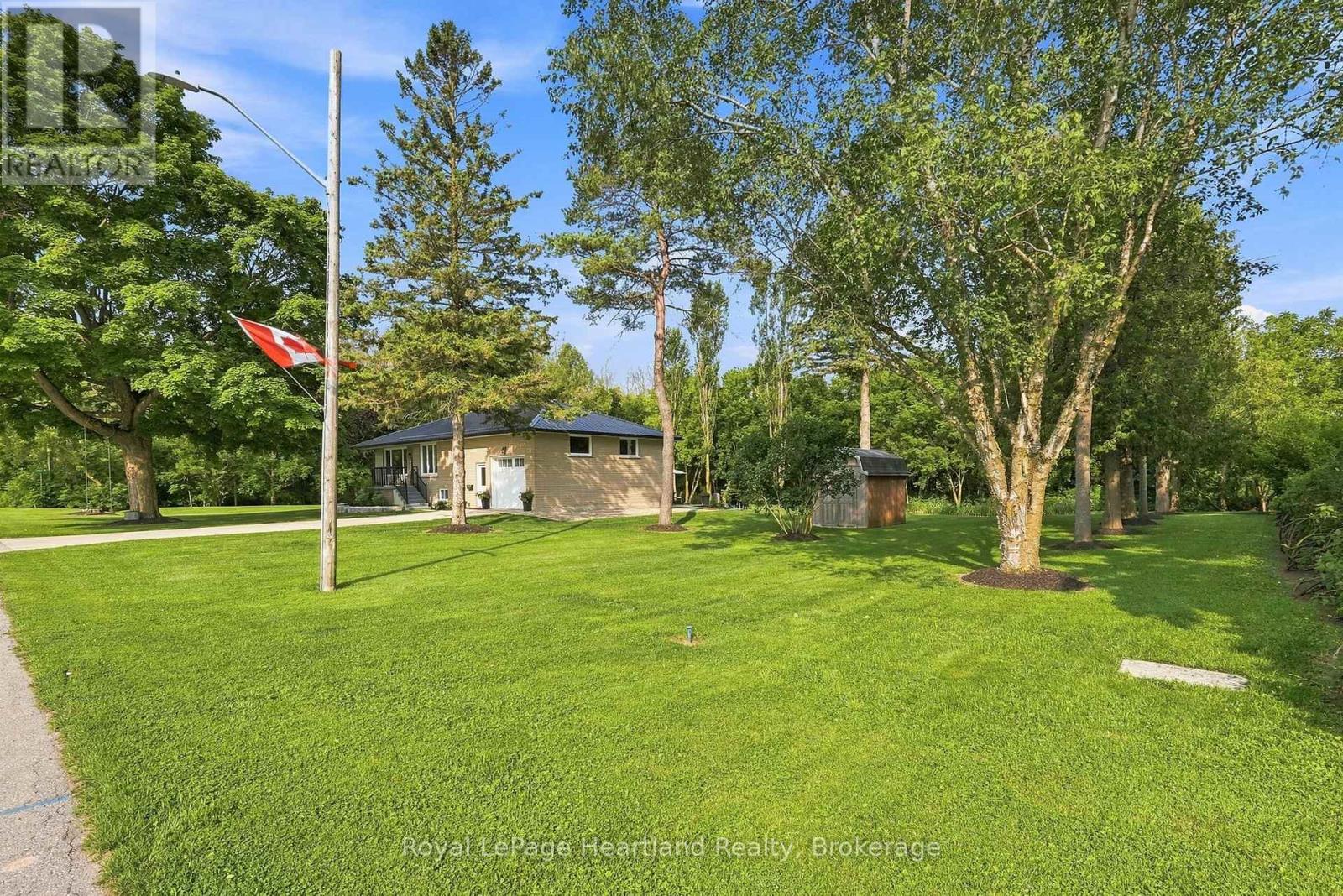 20 QUEEN STREET W - 32