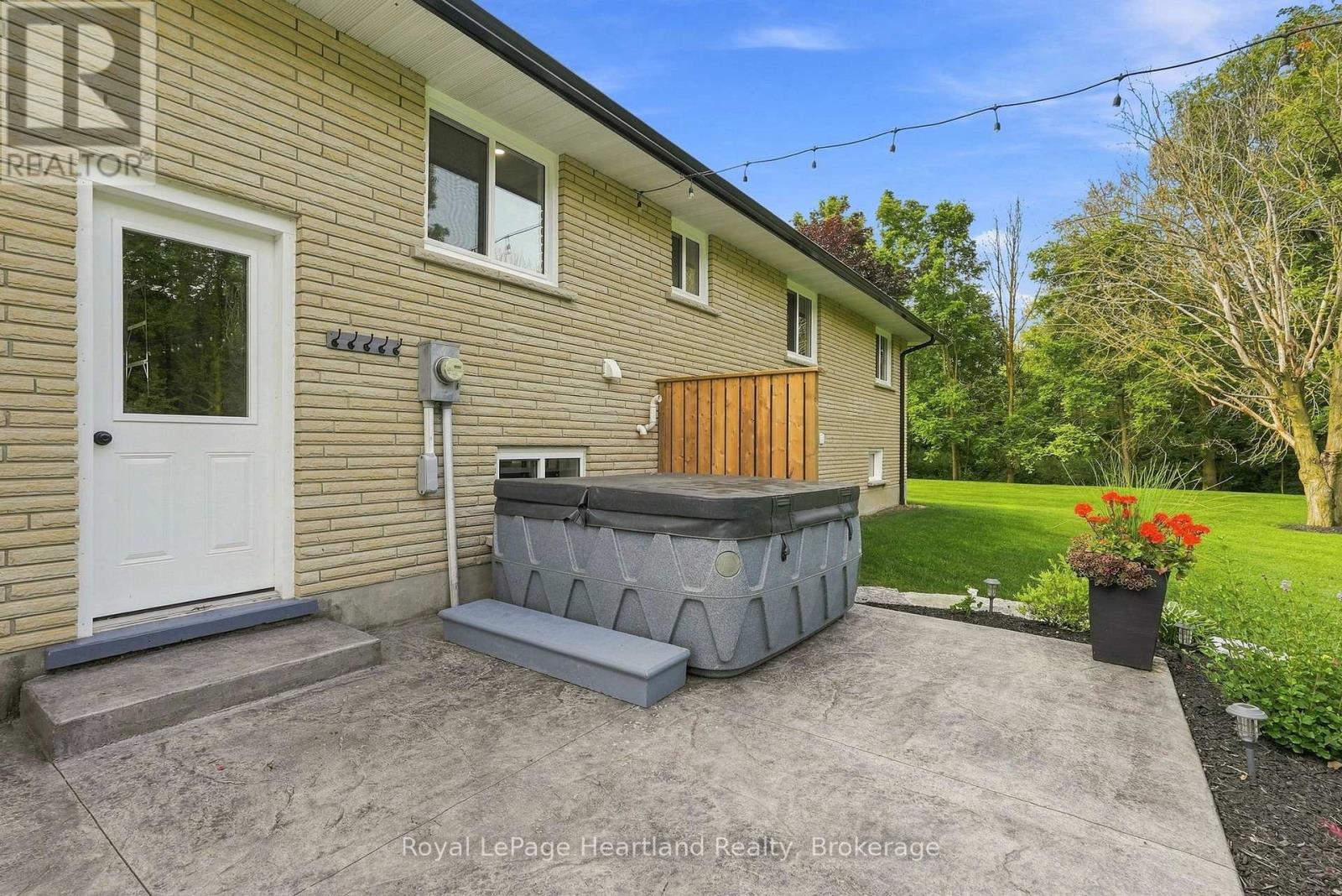 20 QUEEN STREET W - 39