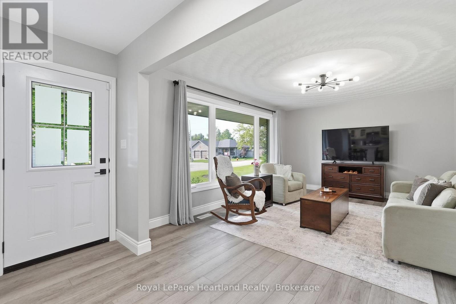 20 QUEEN STREET W - 8