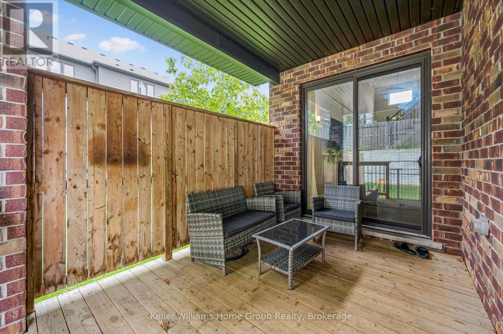#12 254 GOSLING GARDENS - 28