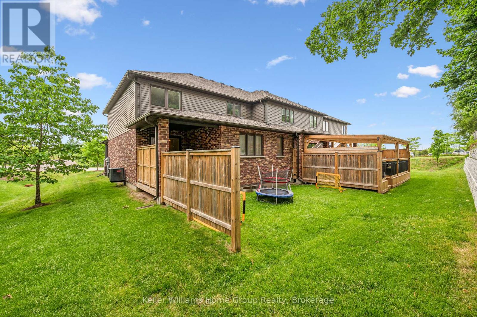 #12 254 GOSLING GARDENS - 31