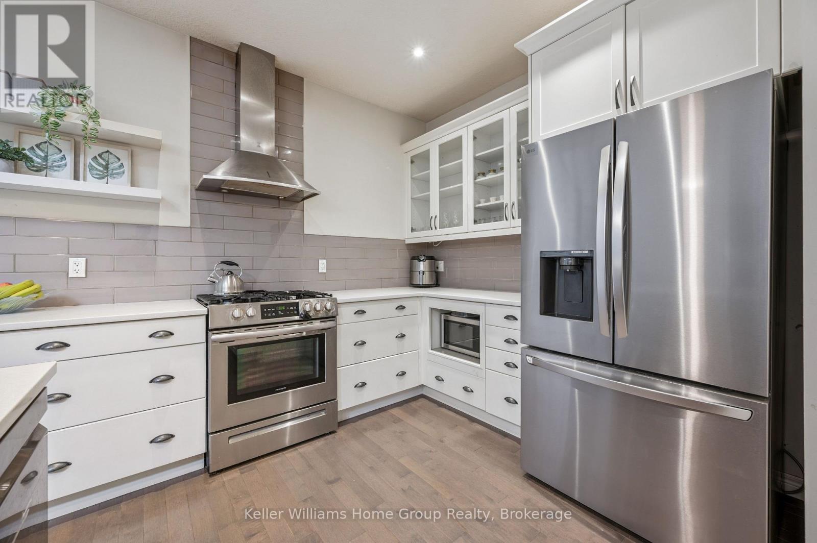 #12 254 GOSLING GARDENS - 9