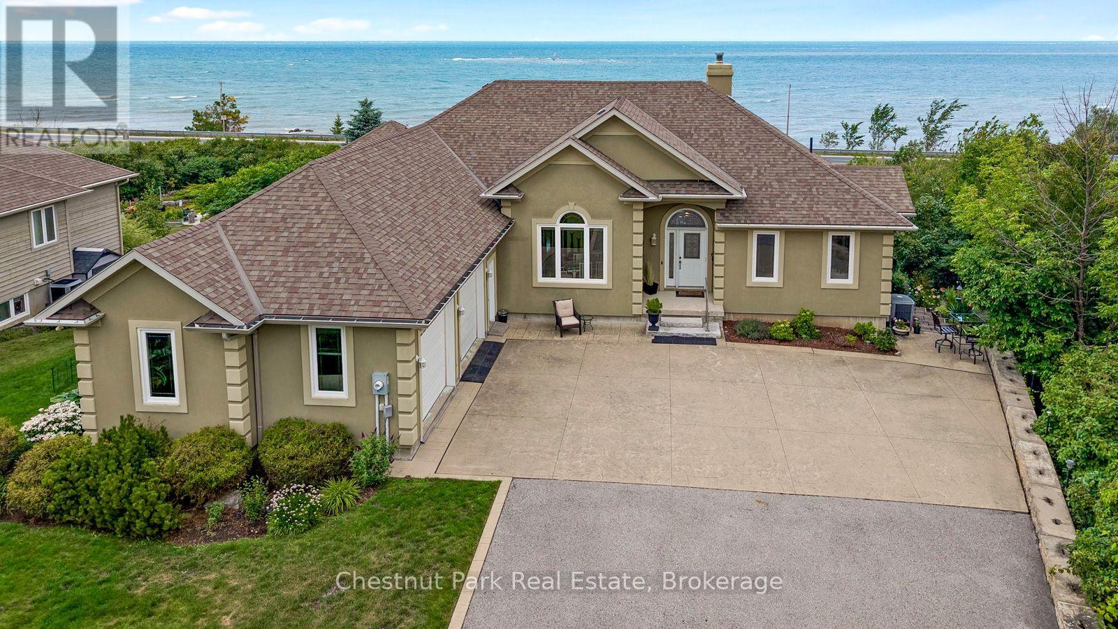 133 LAKESHORE ROAD E - 1