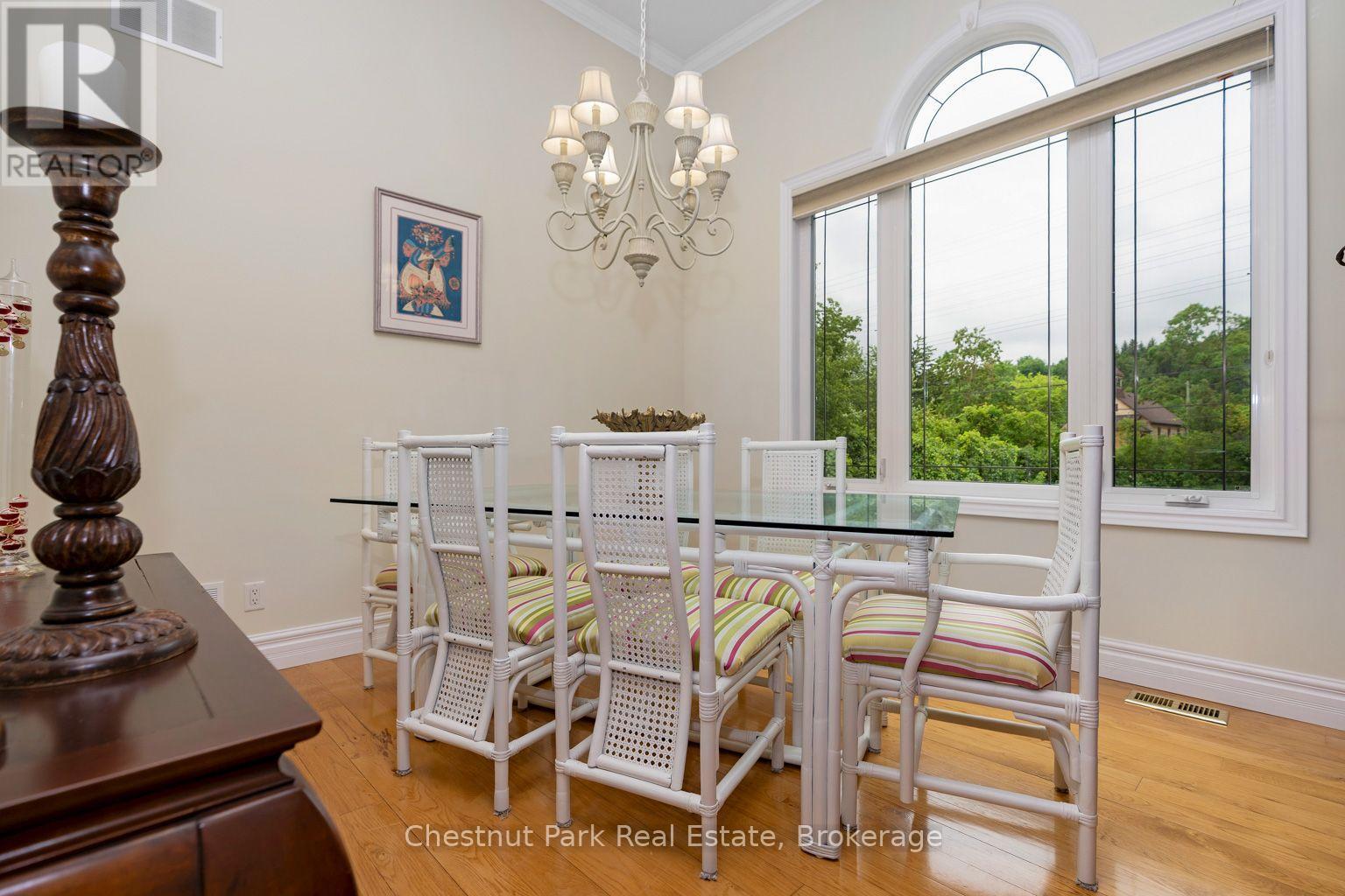 133 LAKESHORE ROAD E - 11