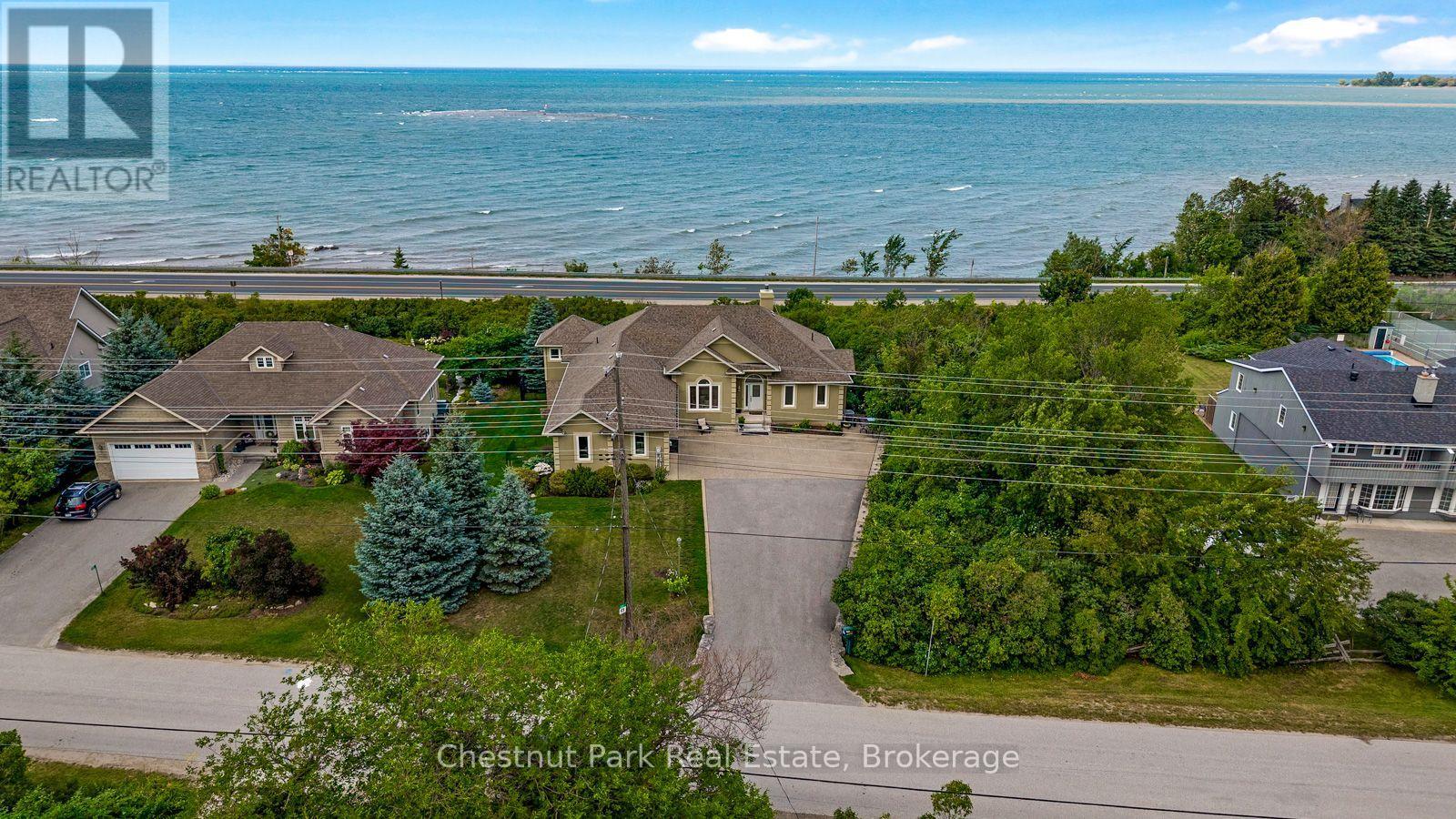 133 LAKESHORE ROAD E - 47