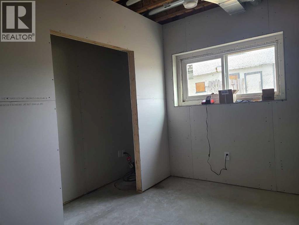 10007 99 Street - Photo 29