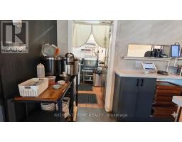 Upper - 6 Eglinton Avenue E, Toronto, ON M4P1A6 Photo 6