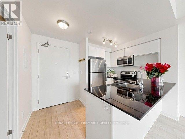 #1418 150 LIBERTY STREET - Image 4